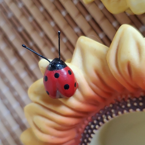 PartyLite Tealight Holders Set of 2 - Butterfly & Ladybug on Sunflowers - Picture 7 of 15